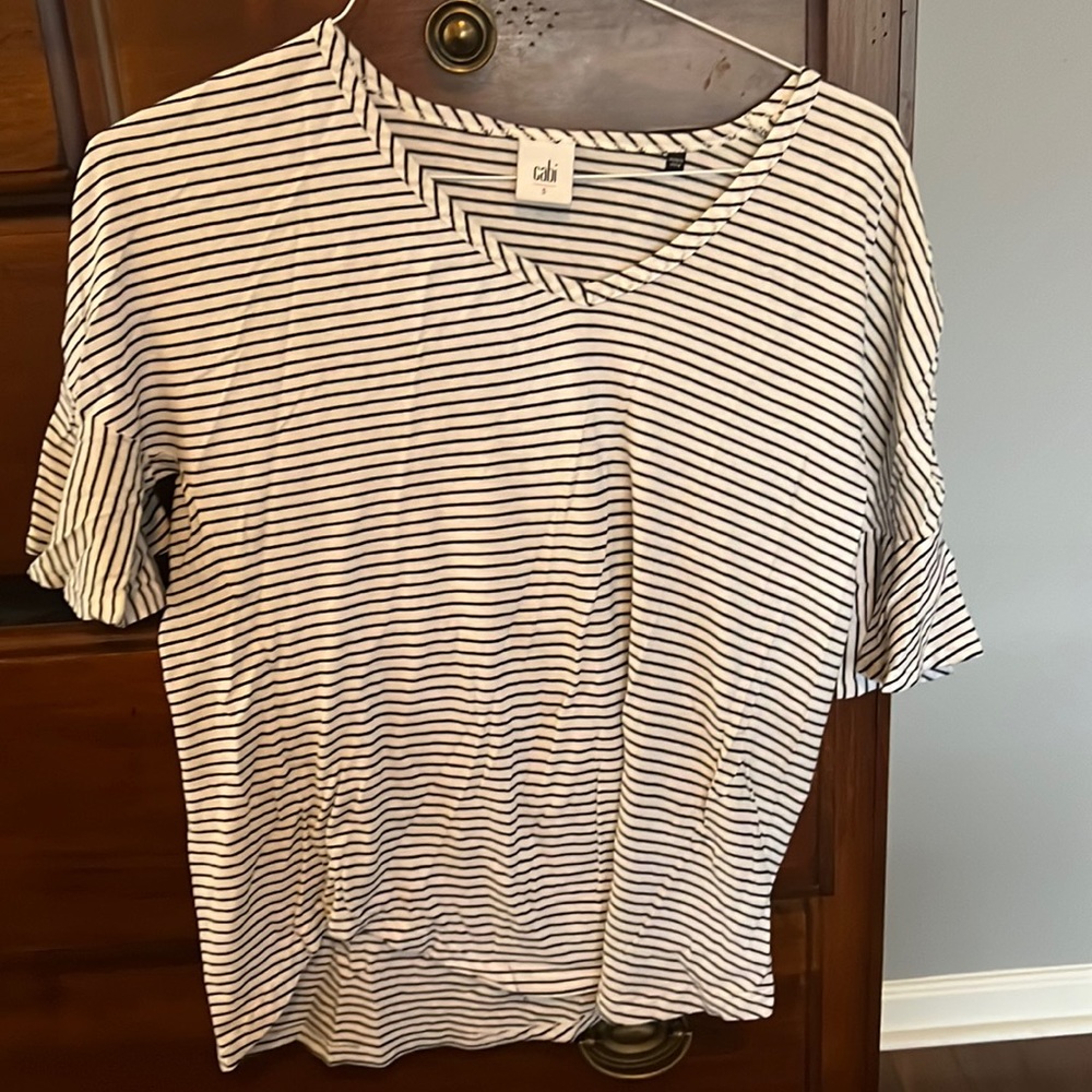 Cabi lightweight blouse with slight ruffled sleeves